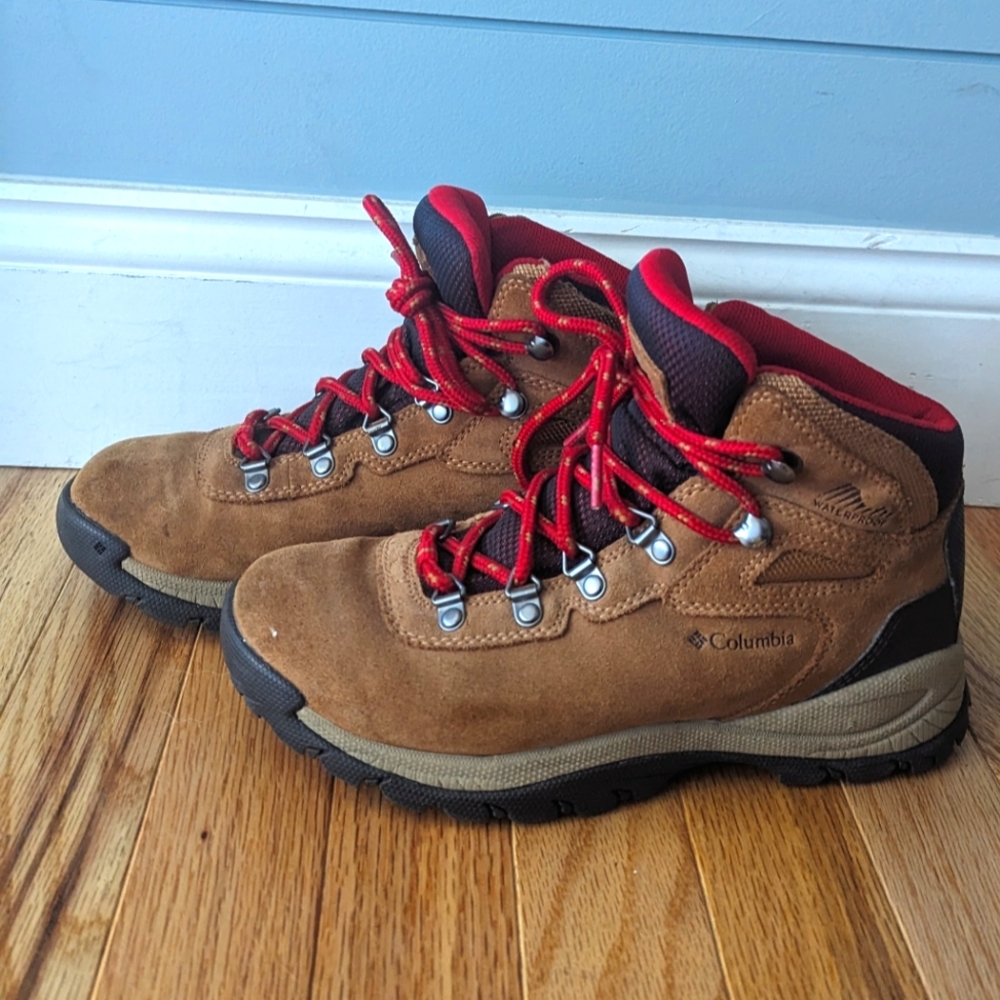 Columbia Hiking Boots 7.5